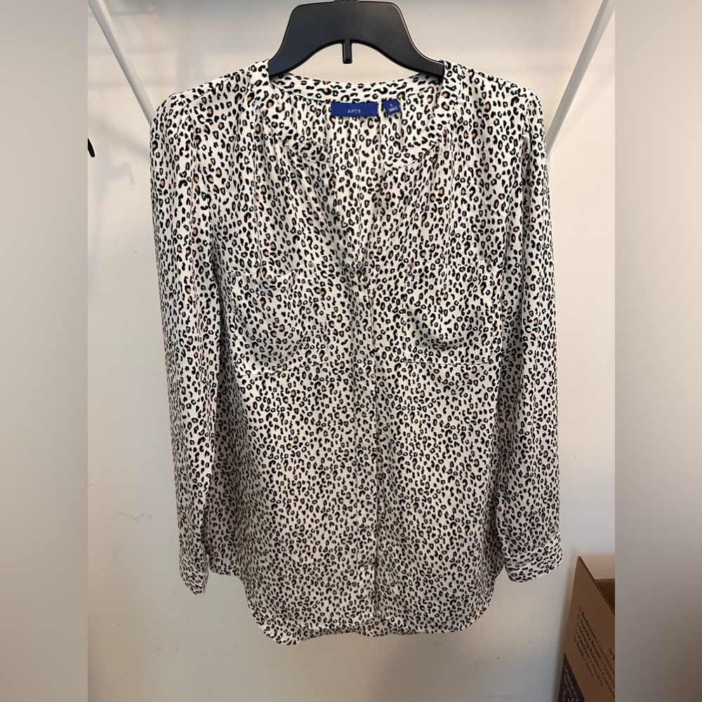 Small Apt 9 dress blouse